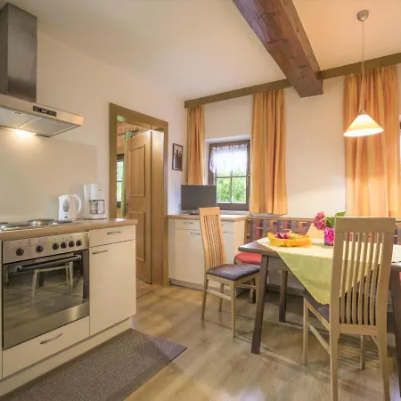 In Near Hochzillertal Skiing Apartment