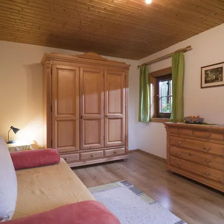 In Near Hochzillertal Skiing Apartment *