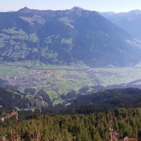 In Near Hochzillertal Skiing 菲根