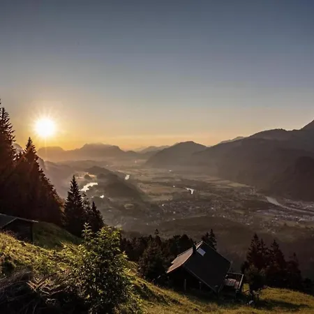 In Near Hochzillertal Skiing *