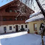 In Near Hochzillertal Skiing Apartman *