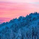 In Near Hochzillertal Skiing